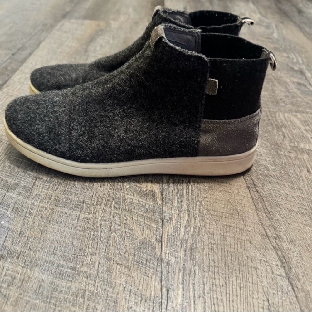 ED Ellen DeGeneres Carpinter Collab Wool Slip On Ankle Sneakers Gray Women’s 7.5
